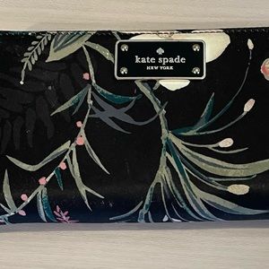KATE SPADE Zip-around Continental wallet